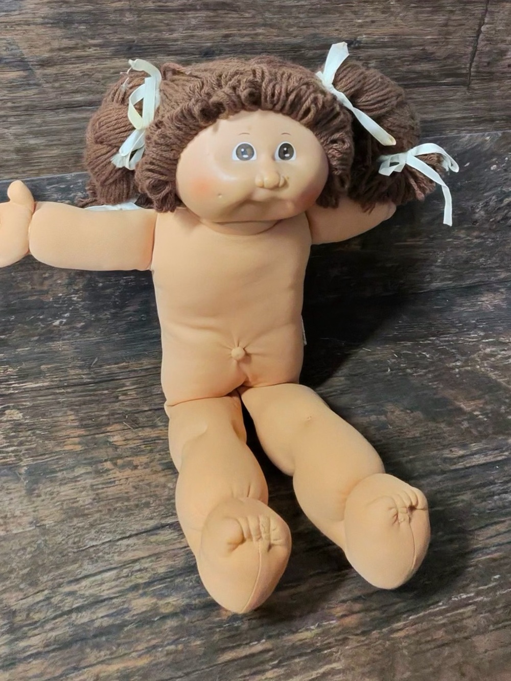 Hasbro Cabbage Patch Doll Brown Yarn-Haired Baby Doll Brown Eyes